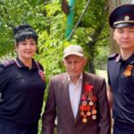 В Астраханской области сотрудники Приволжского районного отдела полиции поздравили ветерана МВД